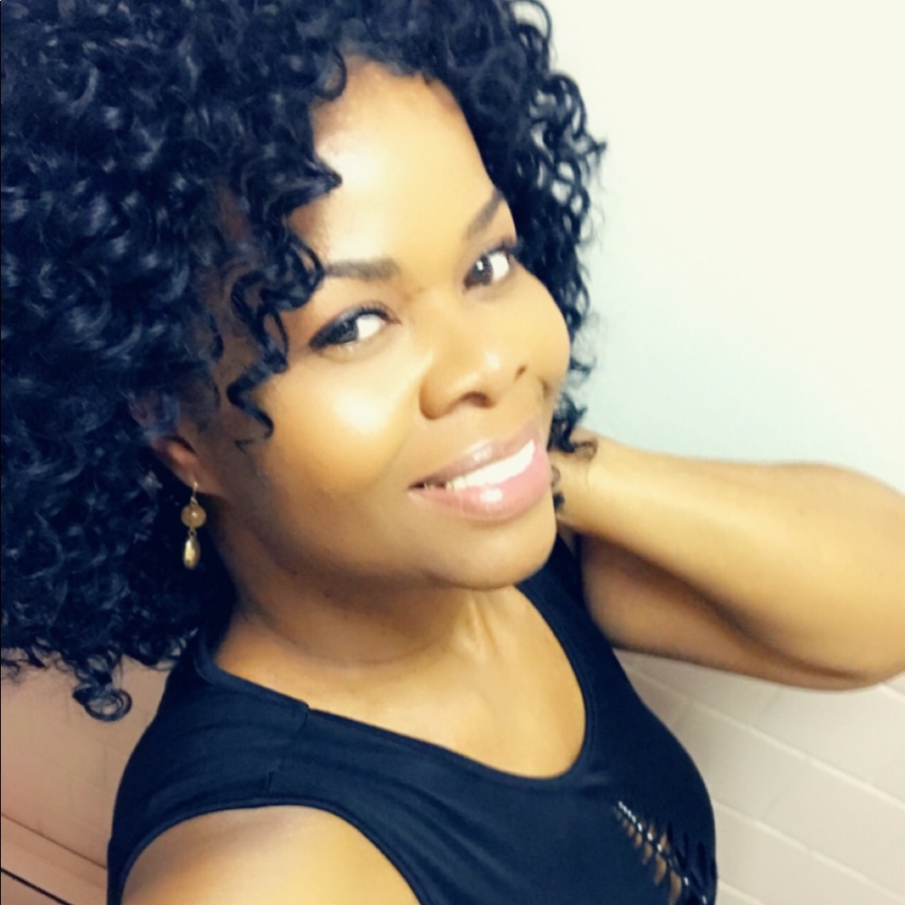 Meet your Posher, Regina